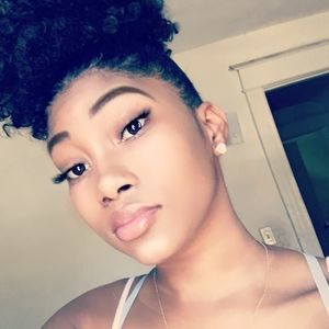 Meet your Posher, Ronnaesiaa